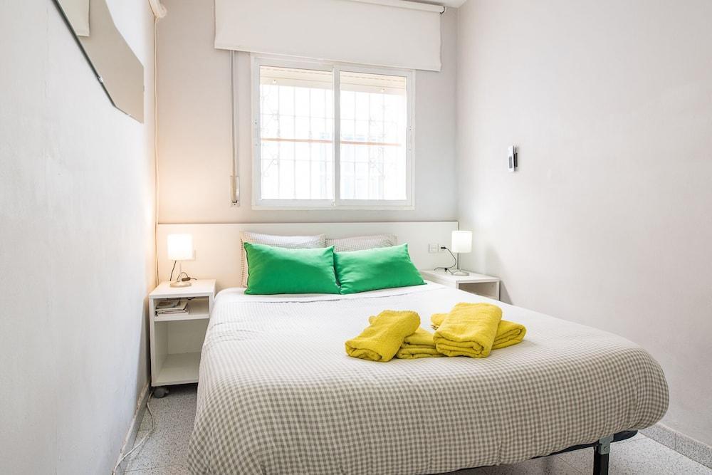 Malagaonbeach 1 - Two Bedrooms - Up To 3 People - 10 Meters Beach Exteriér fotografie